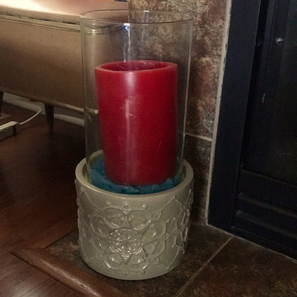 Debbie Lily Candle display